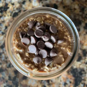 Peanut Butter Chocolate Overnight Oats – SWEET & PROTEIN